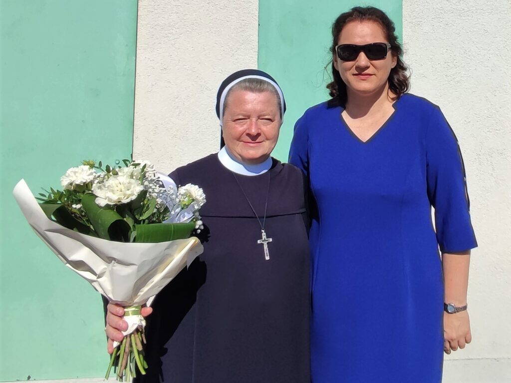 Siostra Anna Wójciak i pani v-ce dyrektor Halina Szpara