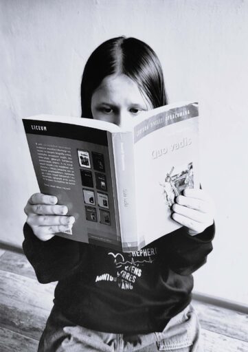 AMELIA KUCZYŃSKA 8B - KONKURS FOTO - DETALE CODZIENNOŚCI