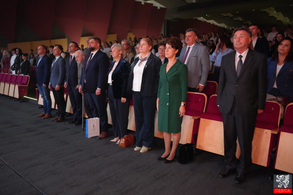 30-lecie nadania imienia Generała Tadeusza Bora-Komorowskiego PSP nr 3 w Dębicy - uroczystość w DK Mors