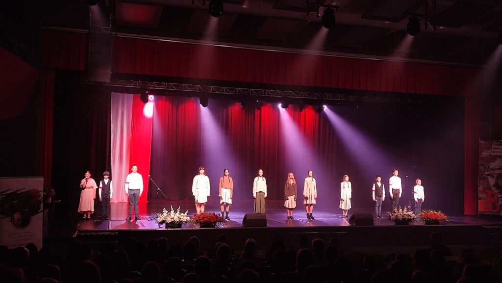 30-lecie nadania imienia Generała Tadeusza Bora-Komorowskiego - nasi uczniowie w programie artystycznym